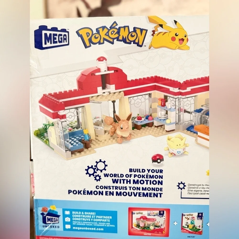 MEGA Pokemon Building Toy Kit, Forest Pokemon Center (648 Pieces) with 4 Action